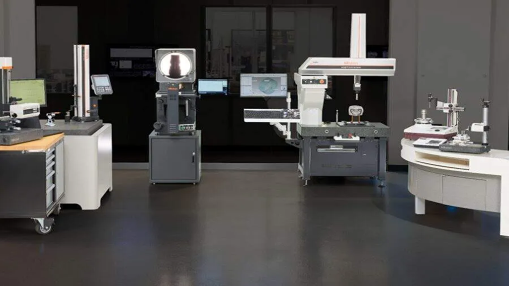 Automotive electronics training in Electric Vehicle Training Simulator, focusing on EV system components and diagnostics